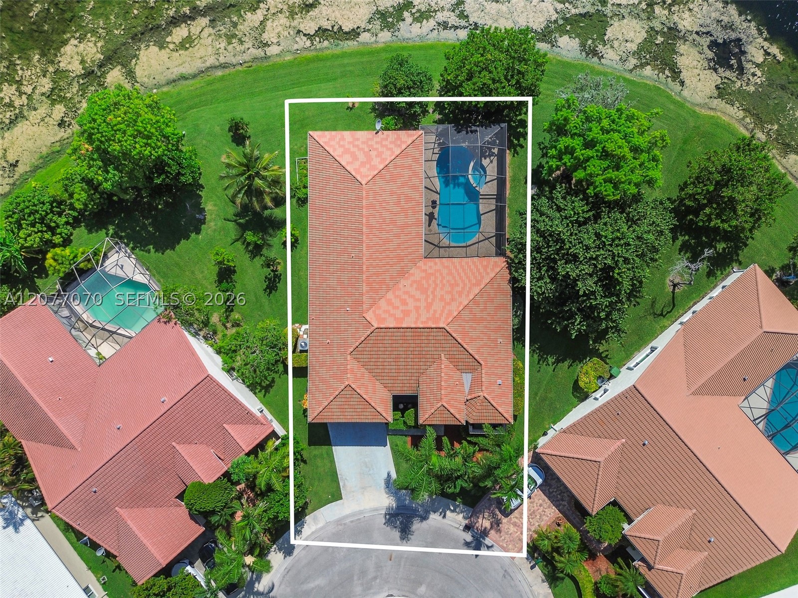 1928 Water Ridge Dr, Weston FL 33326