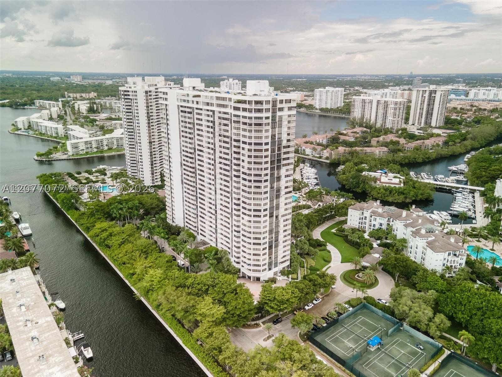 2000 Island Blvd #908, Aventura FL 33160