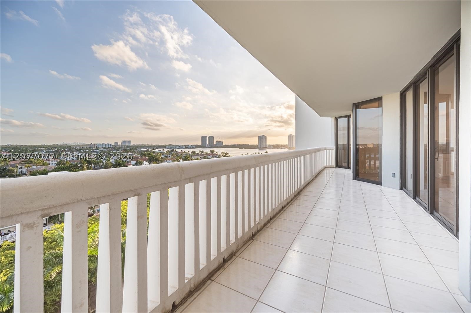 2000 Island Blvd #908, Aventura FL 33160
