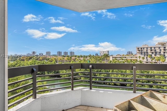 3500 Mystic Pointe Dr #604, Aventura FL 33180