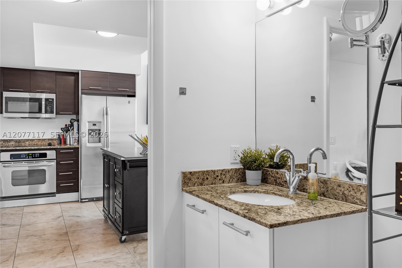 41 SE 5th St #807, Miami FL 33131