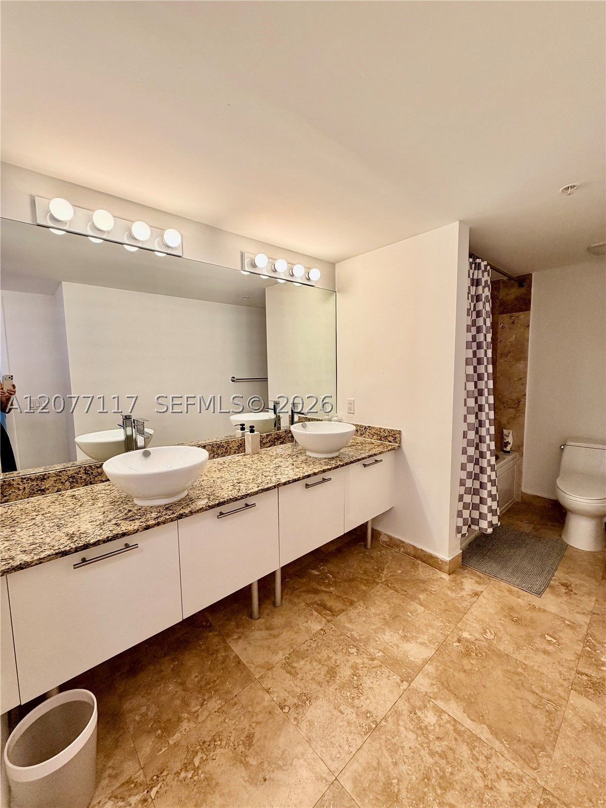 41 SE 5th St #807, Miami FL 33131
