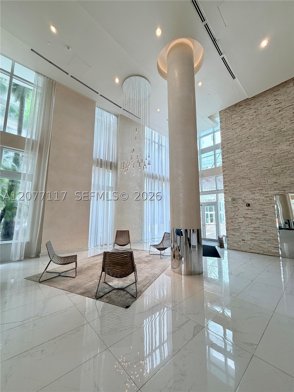 41 SE 5th St #807, Miami FL 33131