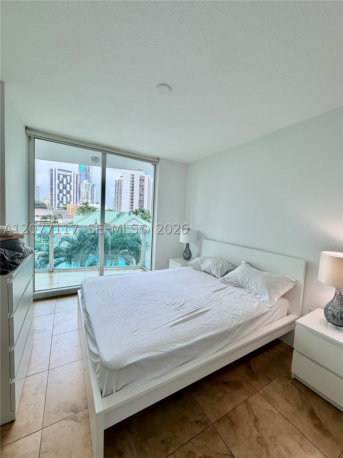 41 SE 5th St #807, Miami FL 33131