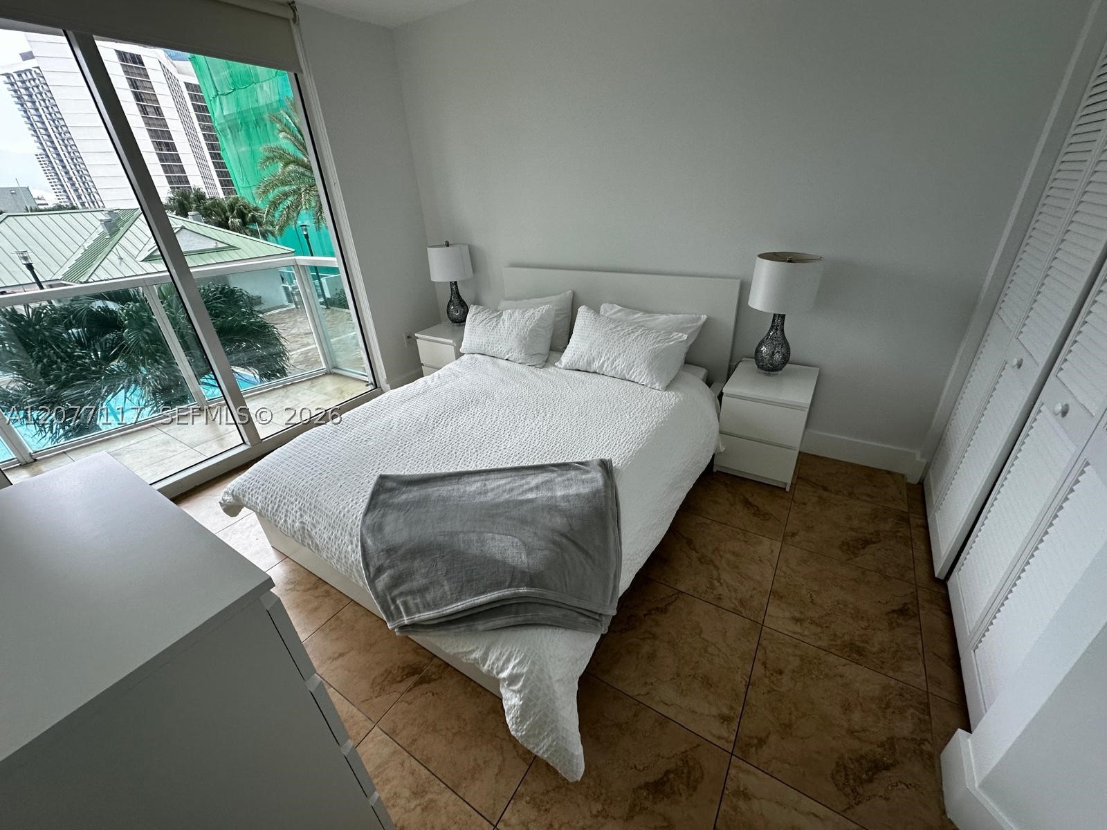 41 SE 5th St #807, Miami FL 33131