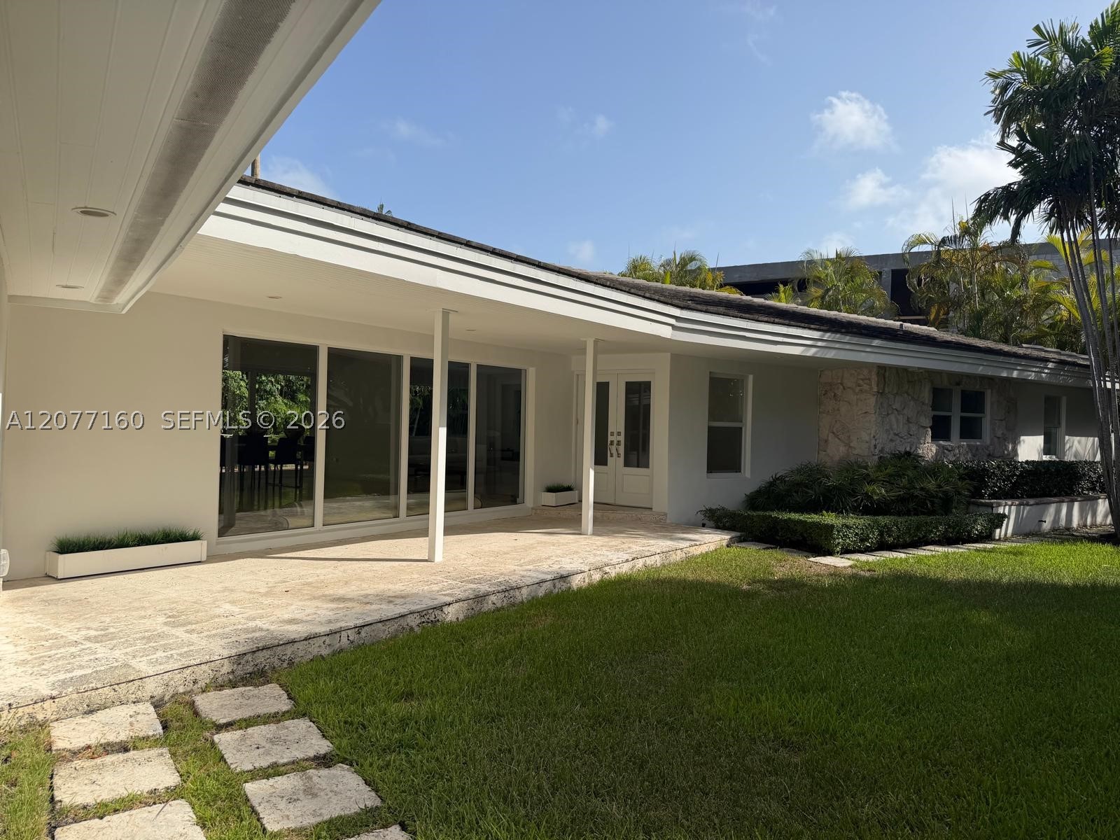 335 Harbor Dr, Key Biscayne FL 33149