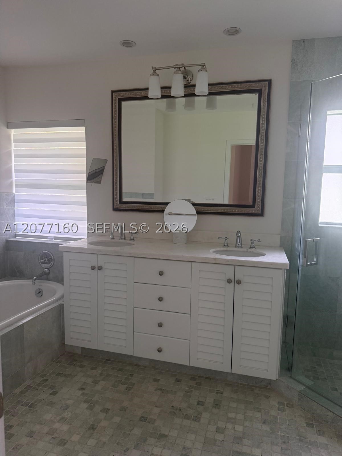 335 Harbor Dr, Key Biscayne FL 33149