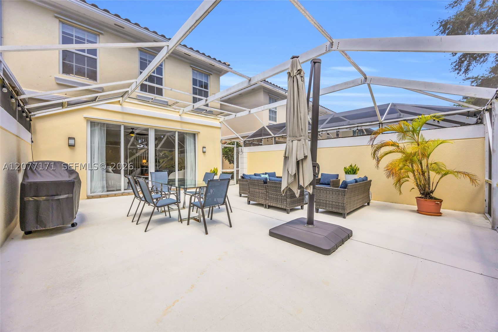 418 Capistrano Dr, Palm Beach Gardens FL 33410