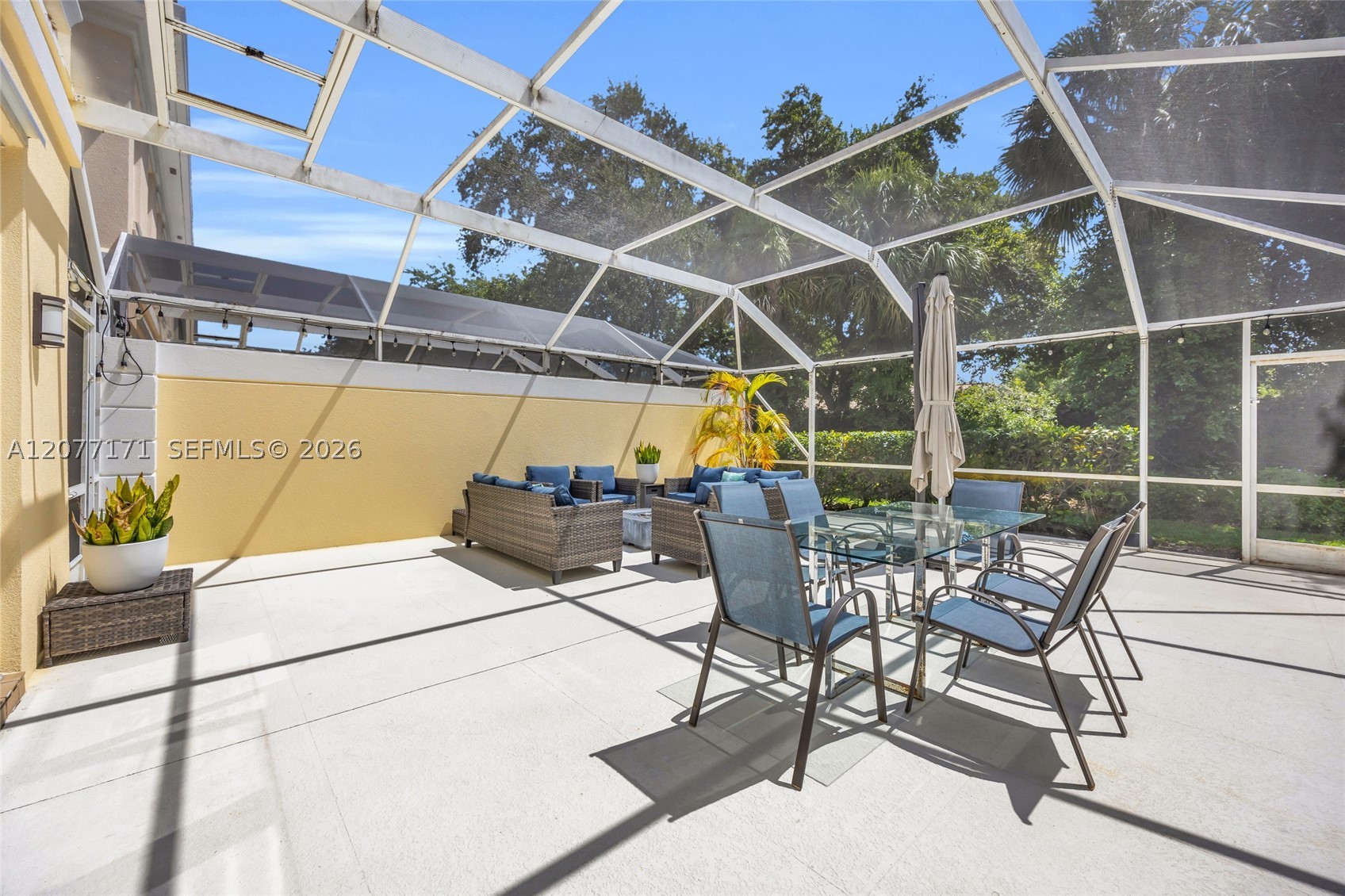 418 Capistrano Dr, Palm Beach Gardens FL 33410