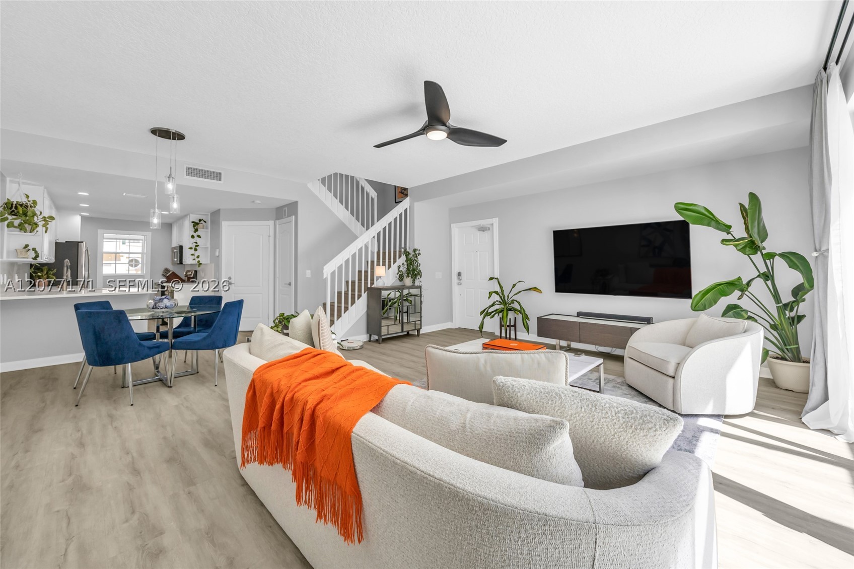 418 Capistrano Dr, Palm Beach Gardens FL 33410