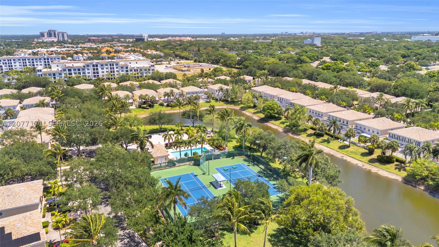 418 Capistrano Dr, Palm Beach Gardens FL 33410