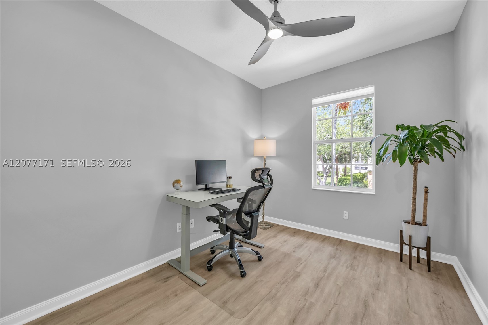 418 Capistrano Dr, Palm Beach Gardens FL 33410