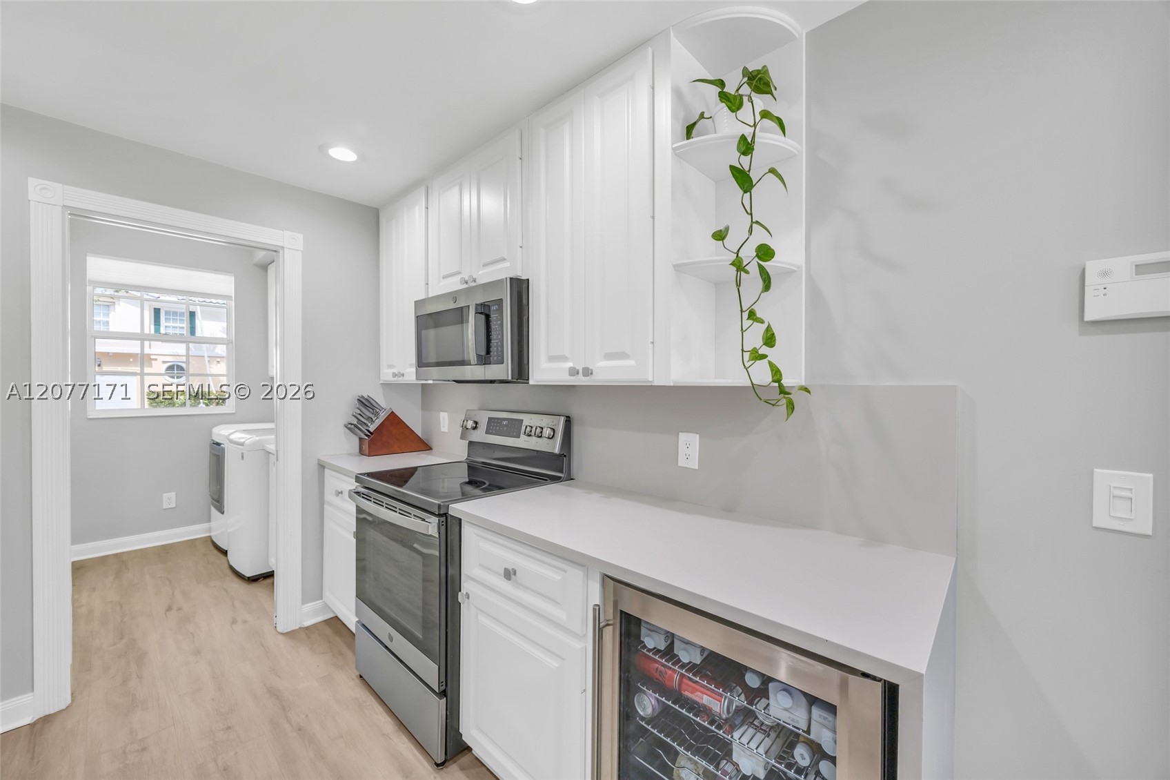 418 Capistrano Dr, Palm Beach Gardens FL 33410