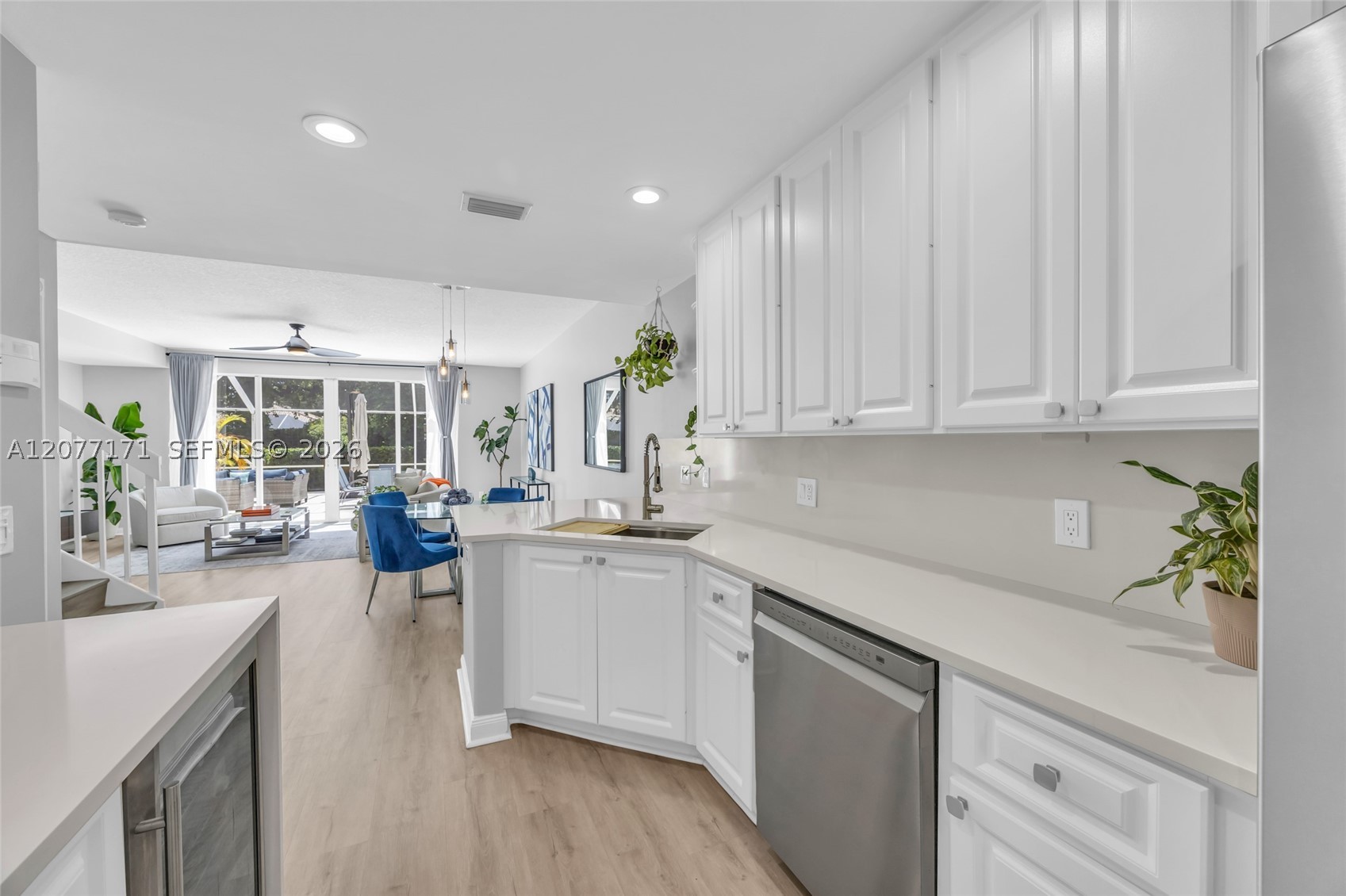 418 Capistrano Dr, Palm Beach Gardens FL 33410