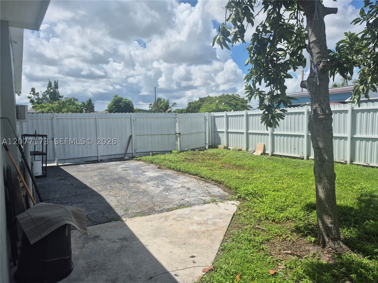 11285 SW 43rd St, Miami FL 33165