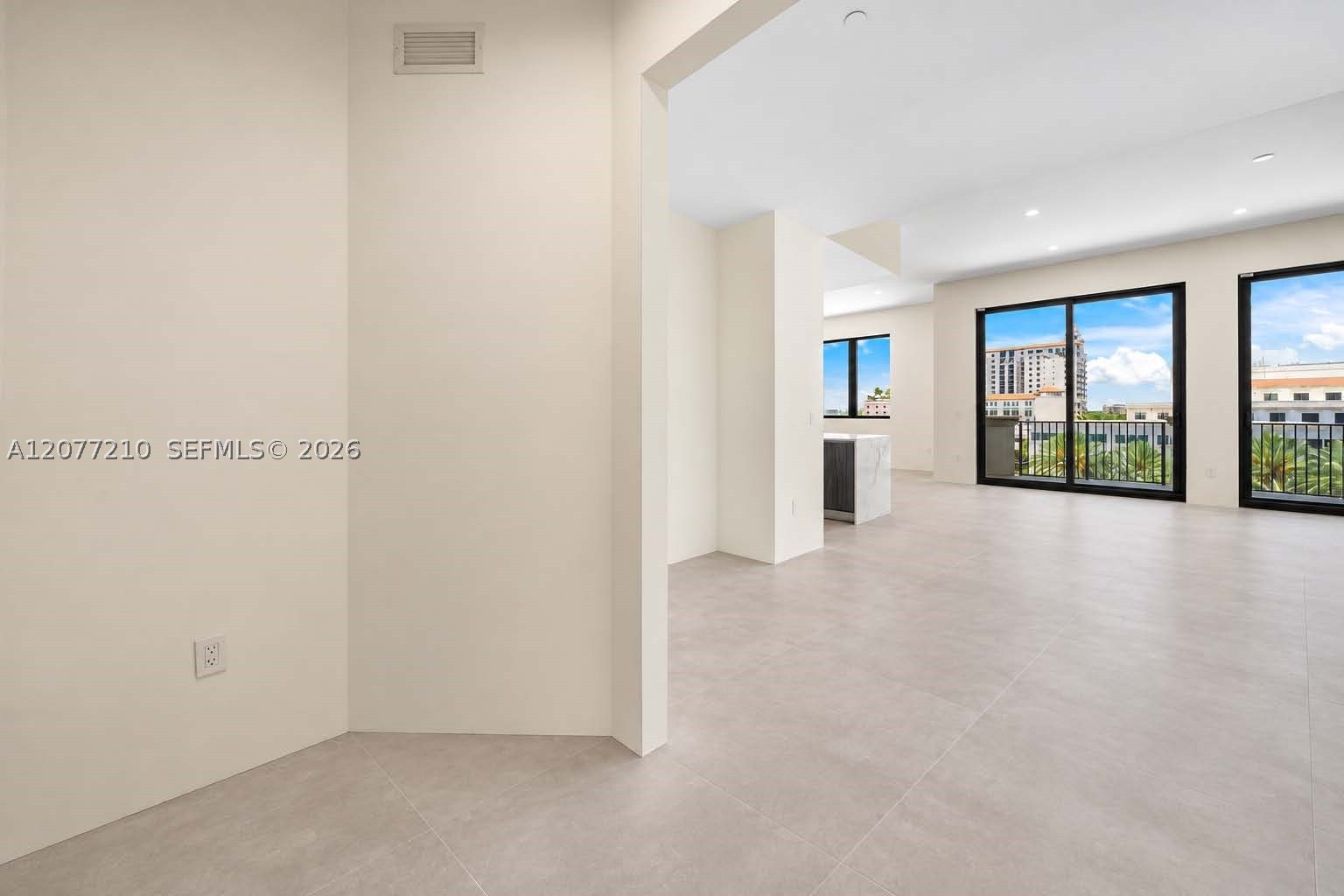 275 Giralda Ave #6A, Coral Gables FL 33134