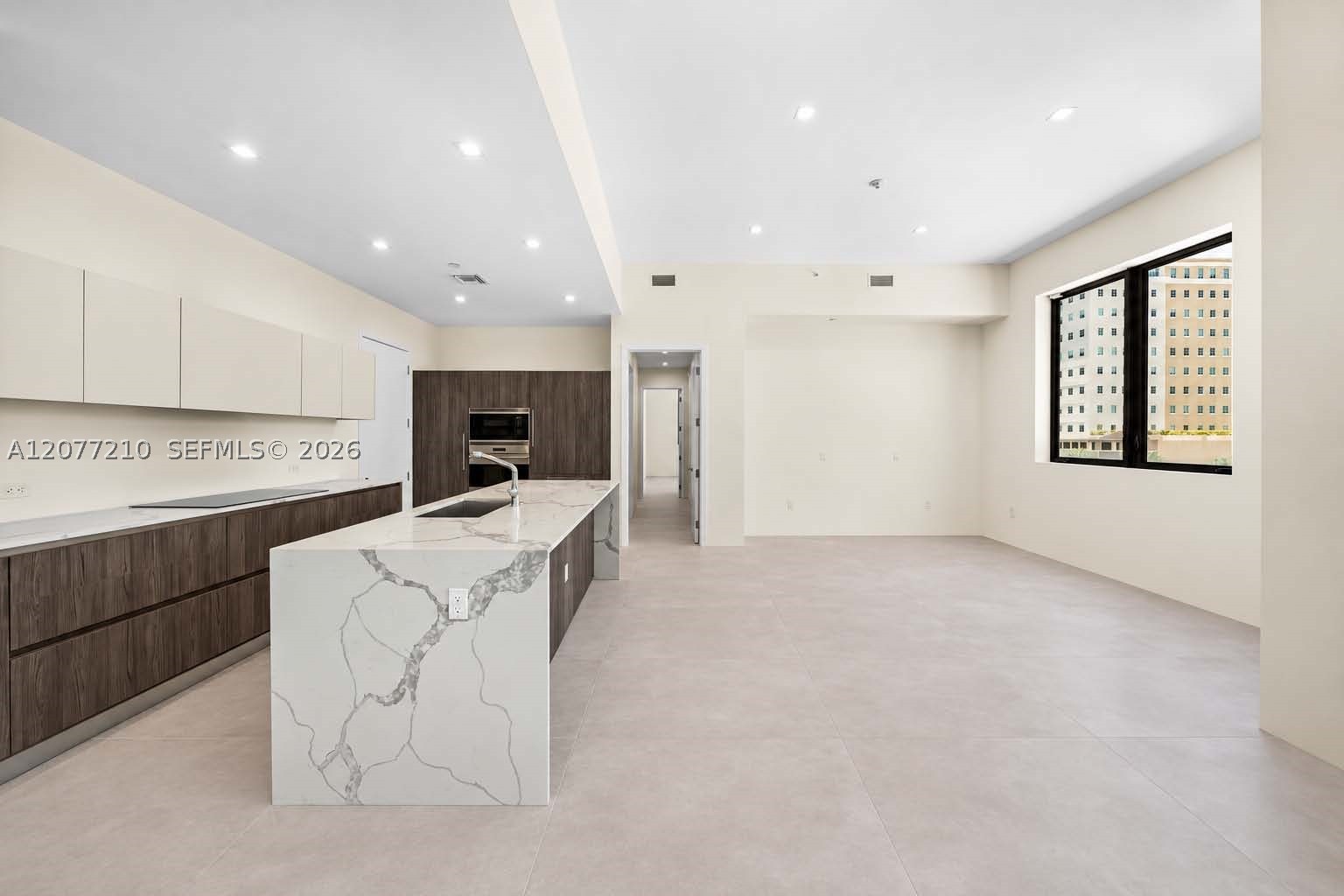 275 Giralda Ave #6A, Coral Gables FL 33134