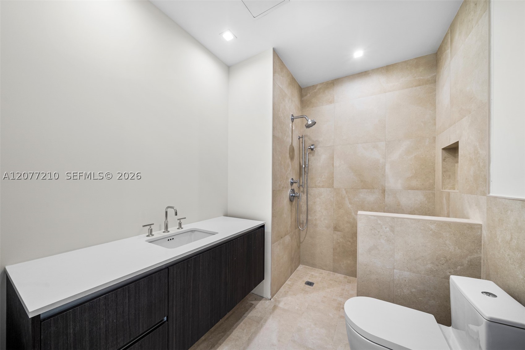 275 Giralda Ave #6A, Coral Gables FL 33134