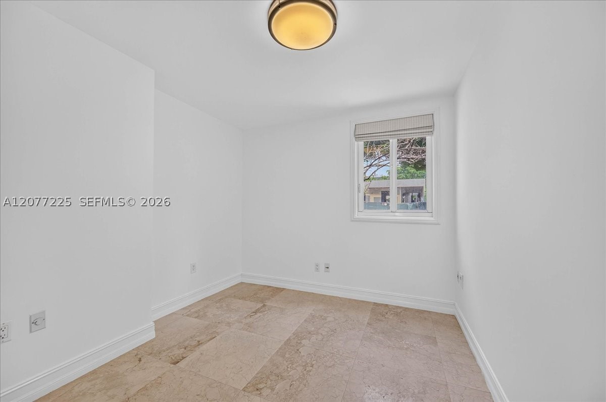 763 NE 75th St, Miami FL 33138