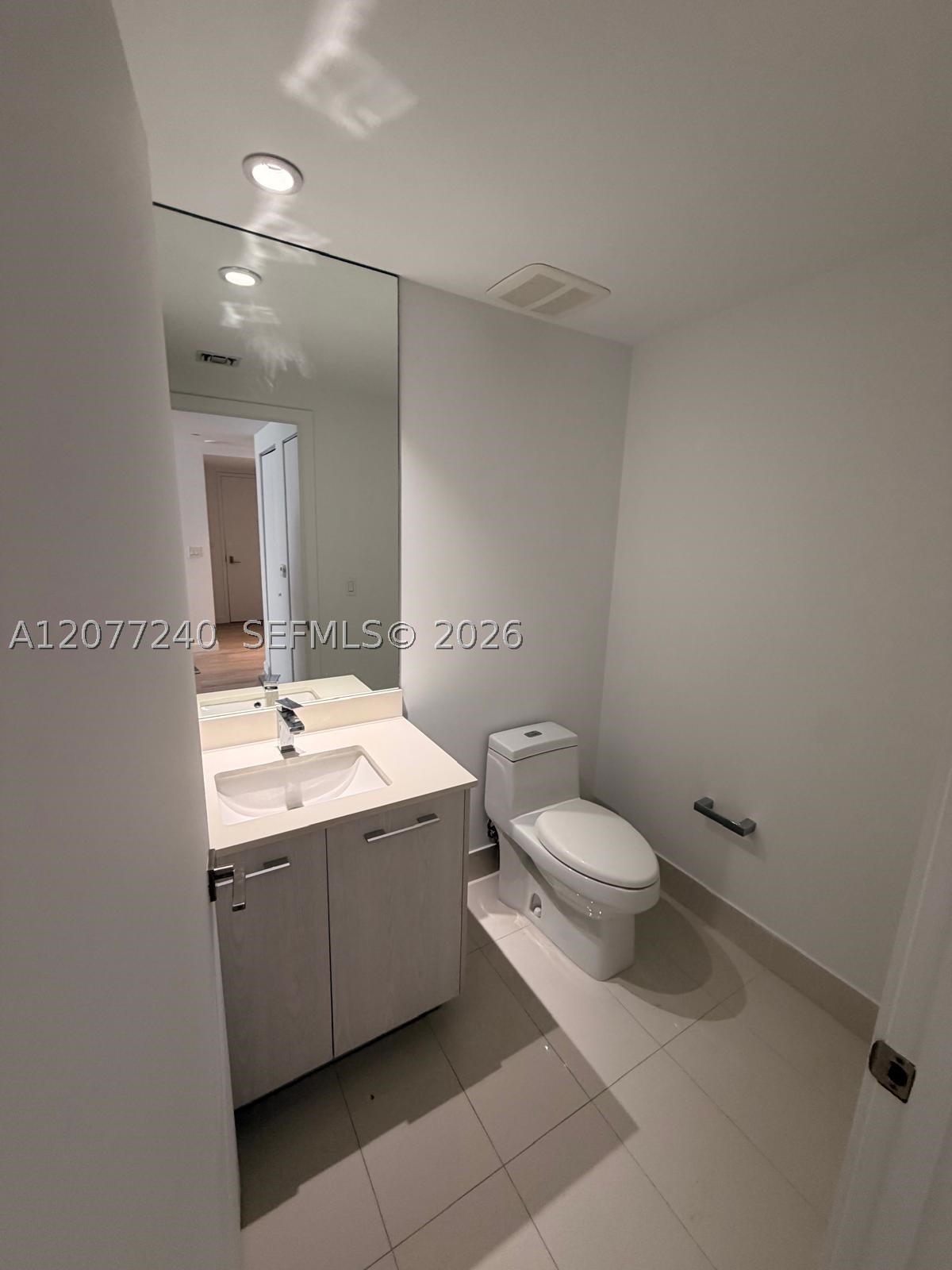 55 SW 9th St #3609, Miami FL 33130