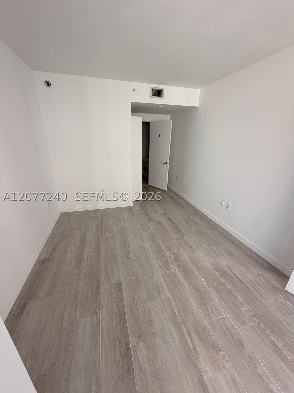 55 SW 9th St #3609, Miami FL 33130