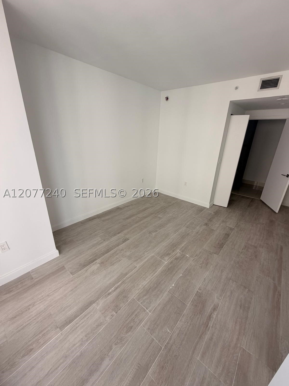 55 SW 9th St #3609, Miami FL 33130