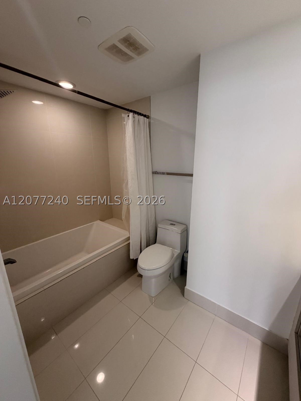 55 SW 9th St #3609, Miami FL 33130