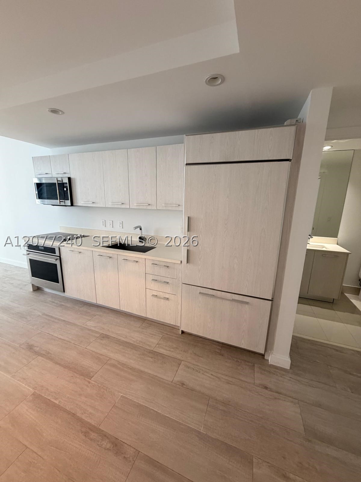 55 SW 9th St #3609, Miami FL 33130