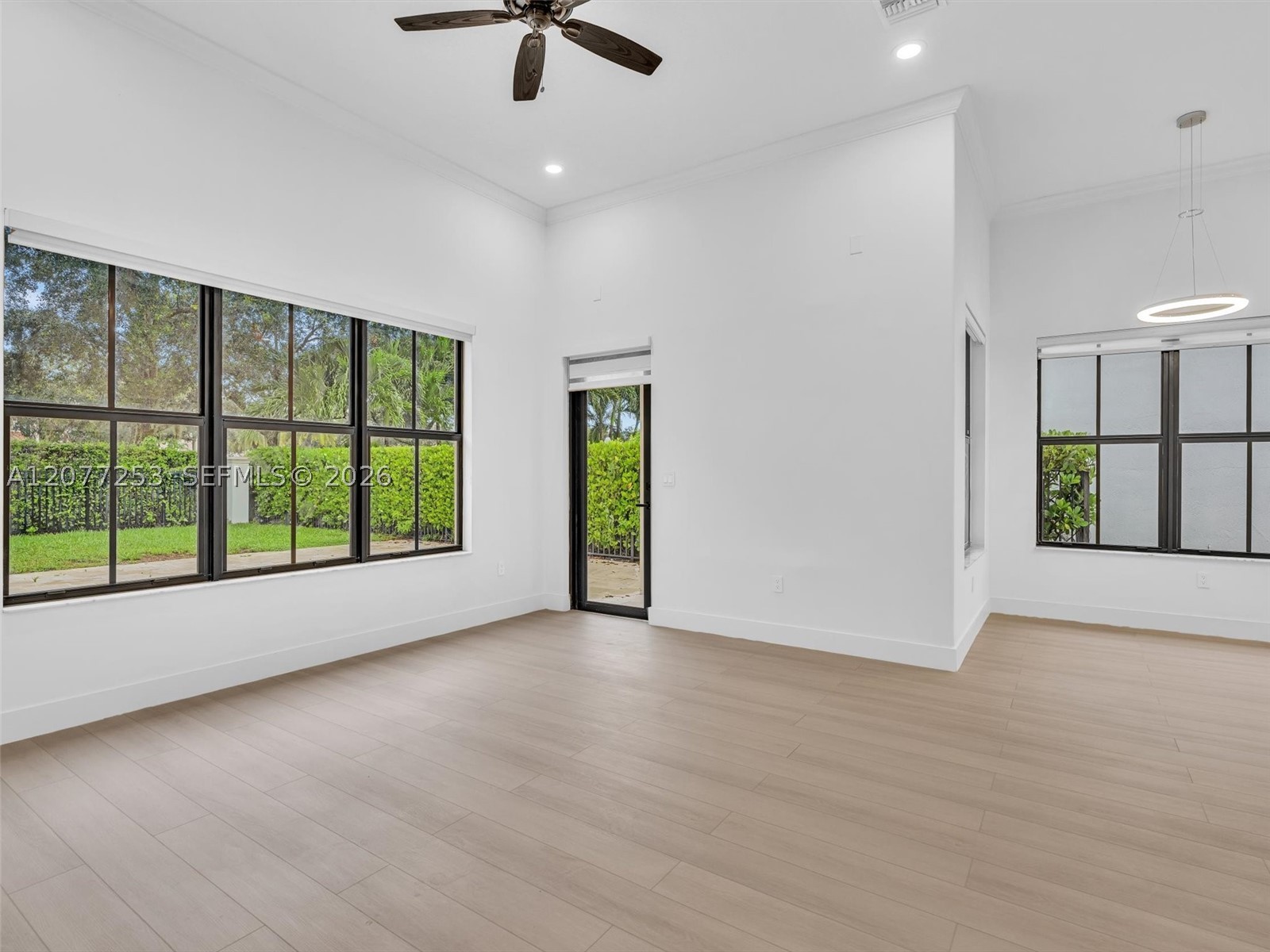 8527 NW 39th Ct, Cooper City FL 33024