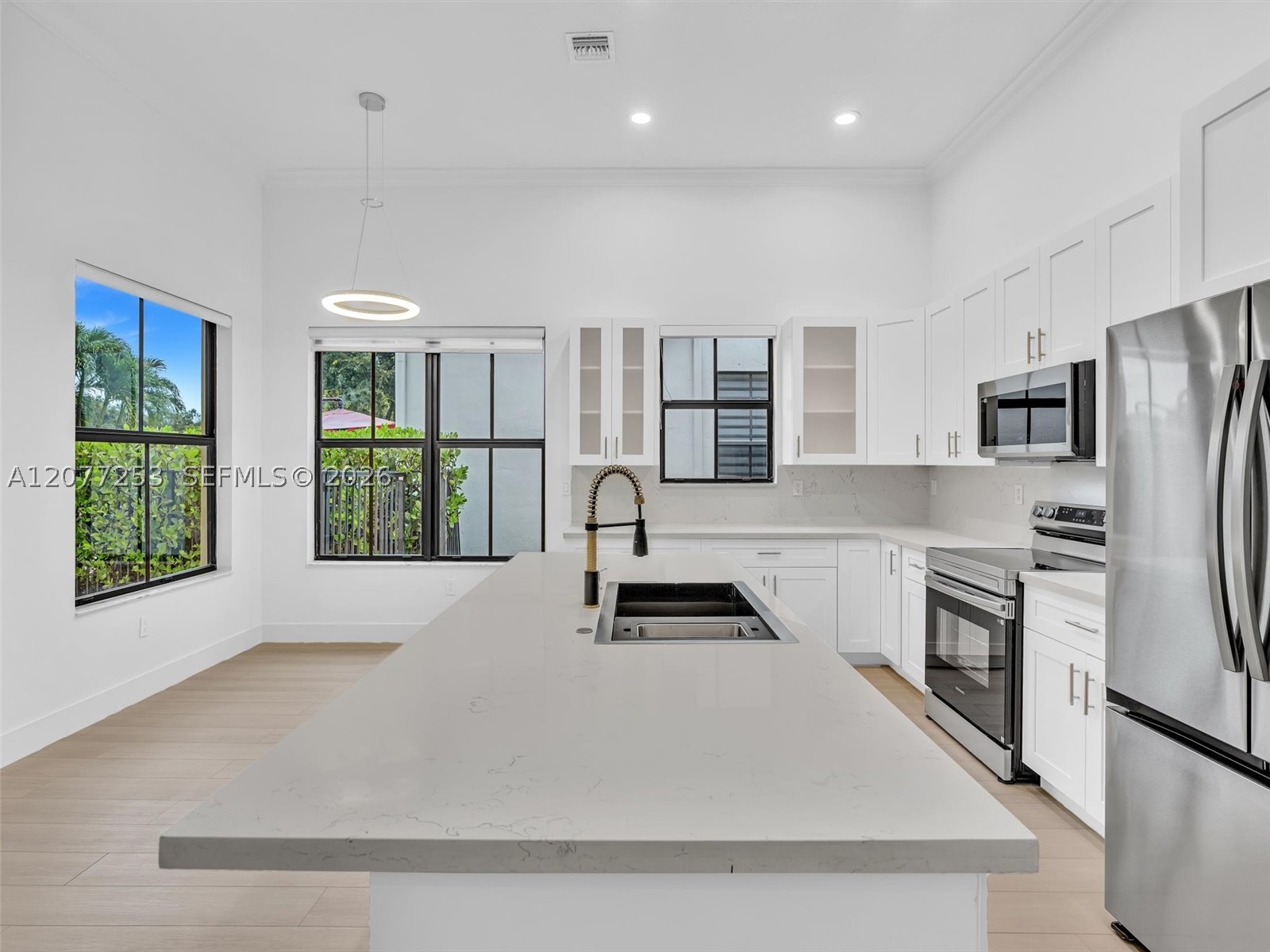 8527 NW 39th Ct, Cooper City FL 33024