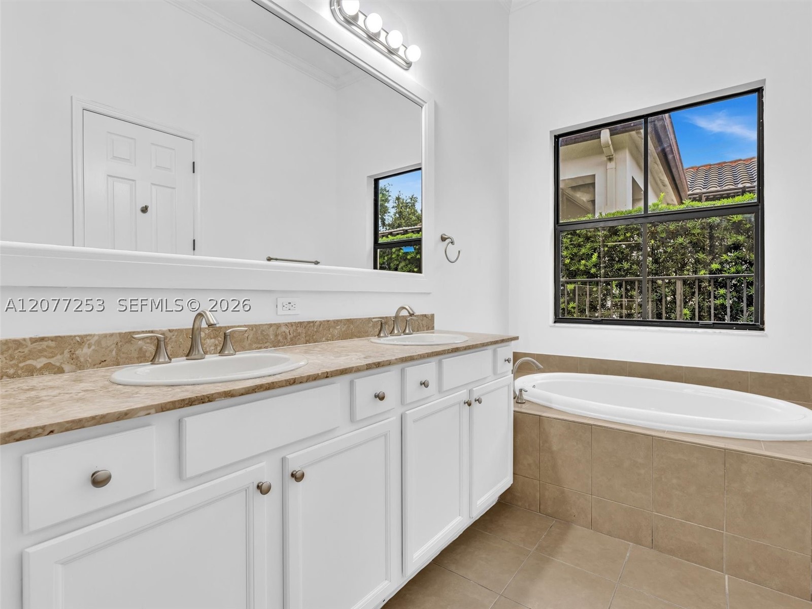 8527 NW 39th Ct, Cooper City FL 33024