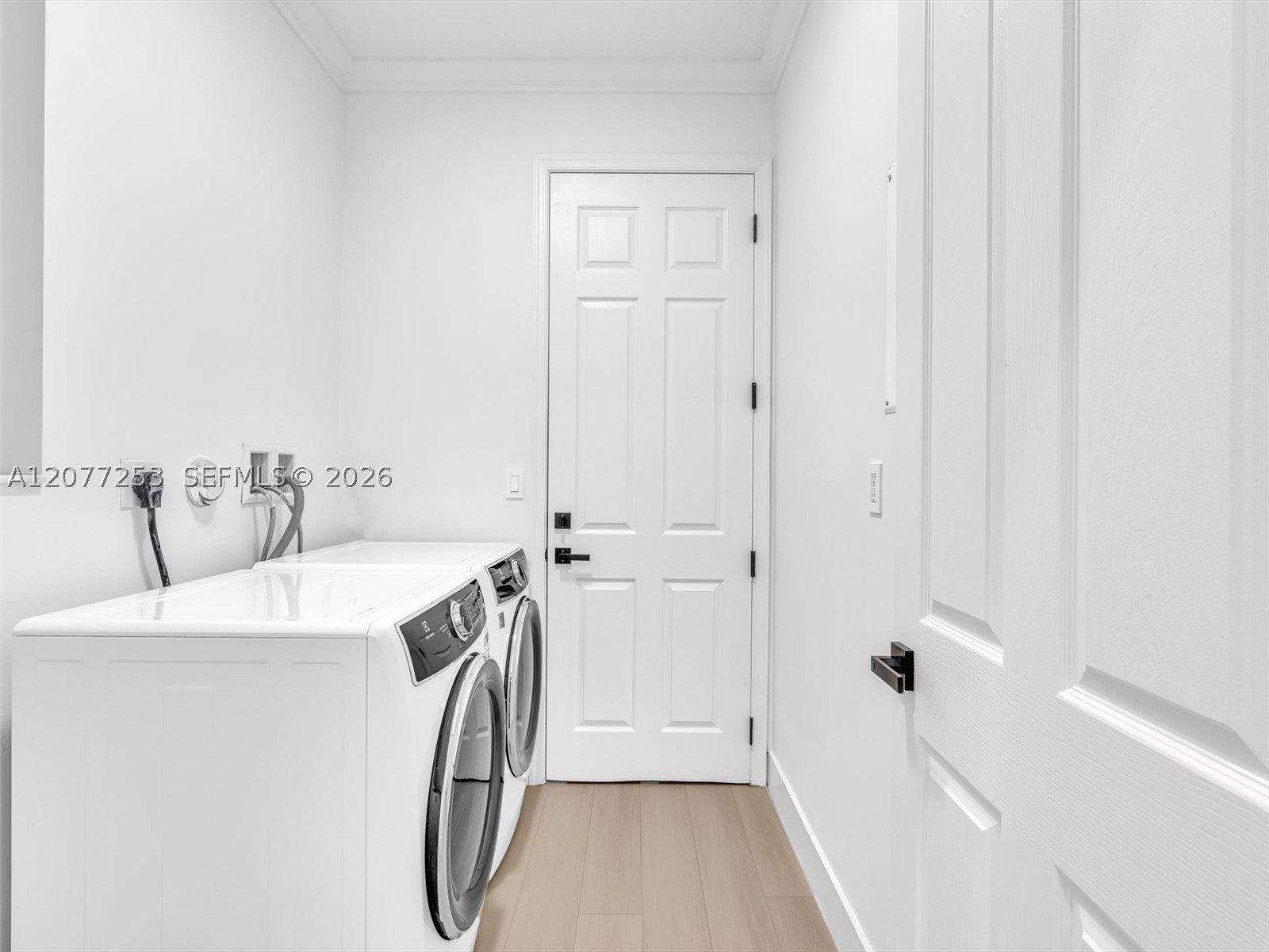 8527 NW 39th Ct, Cooper City FL 33024