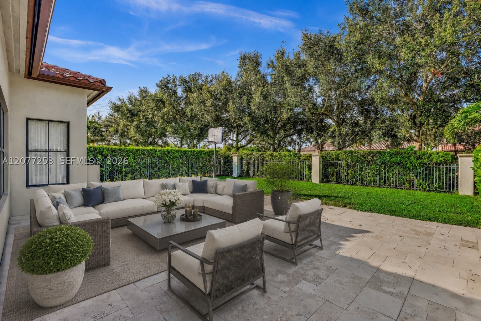 8527 NW 39th Ct, Cooper City FL 33024