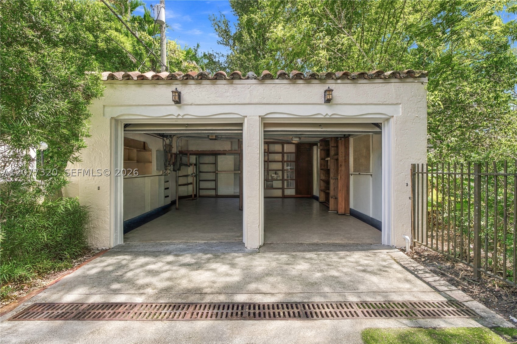 665 N Greenway Dr, Coral Gables FL 33134