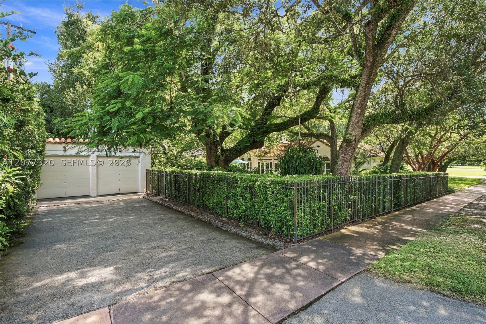 665 N Greenway Dr, Coral Gables FL 33134