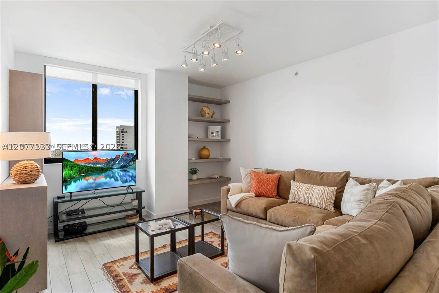 999 SW 1st Ave #1906, Miami FL 33130
