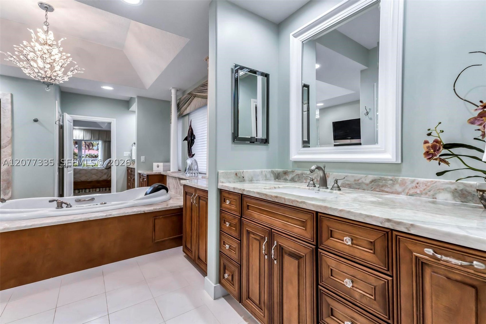 2820 NE 44th St, Lighthouse Point FL 33064