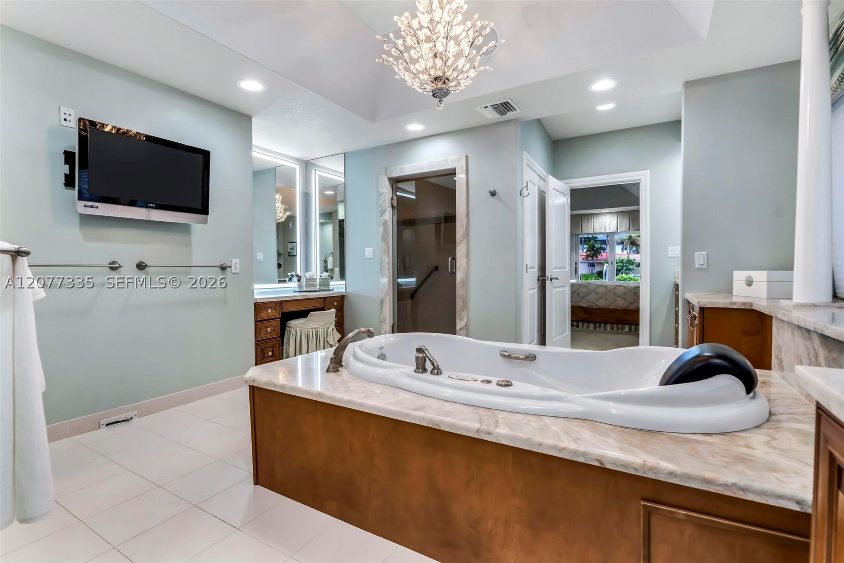 2820 NE 44th St, Lighthouse Point FL 33064
