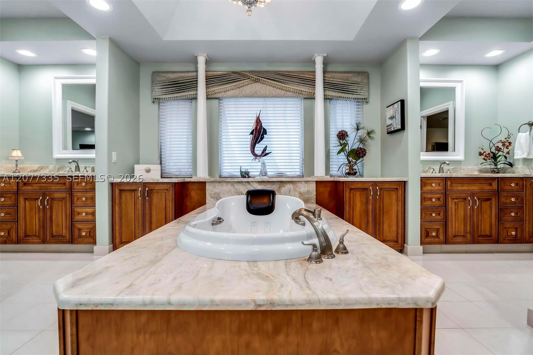 2820 NE 44th St, Lighthouse Point FL 33064