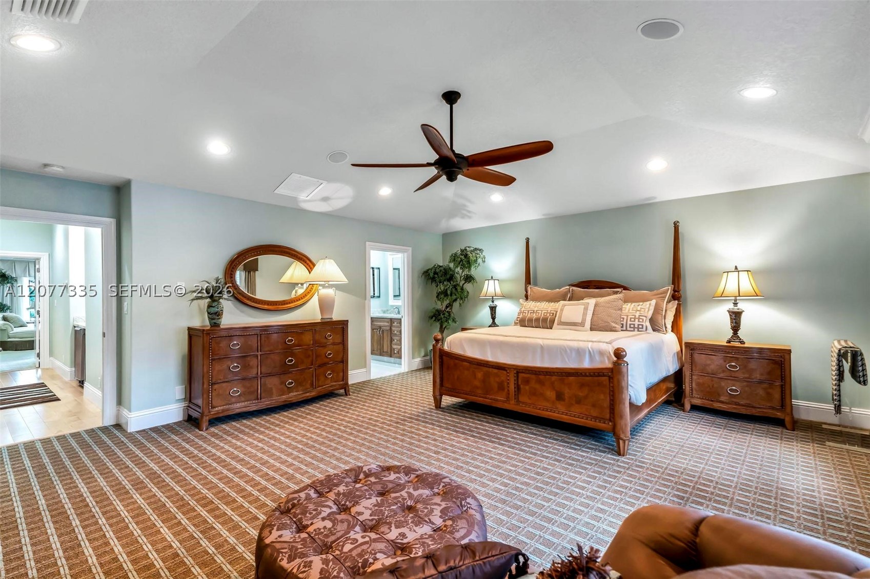 2820 NE 44th St, Lighthouse Point FL 33064