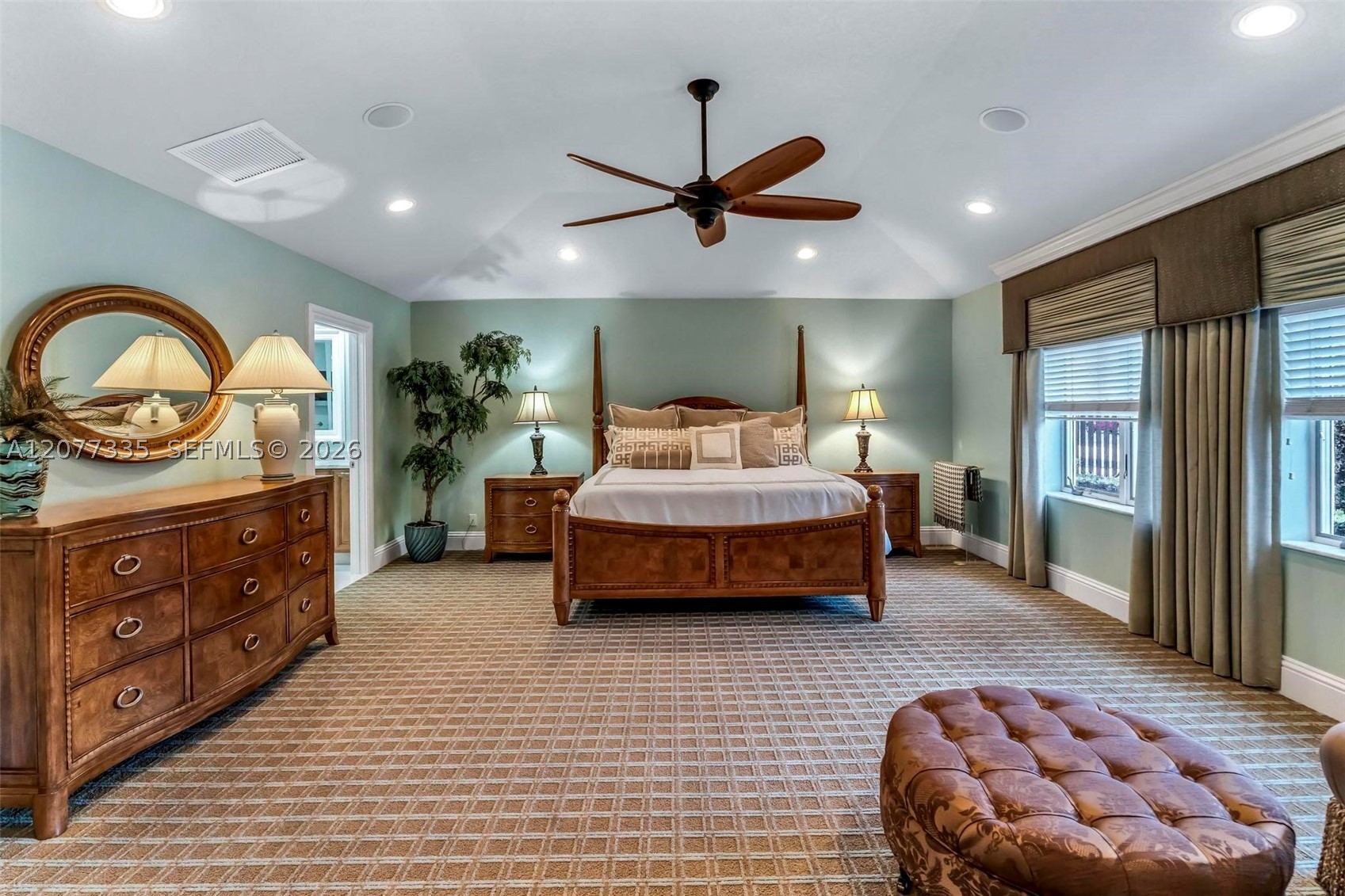 2820 NE 44th St, Lighthouse Point FL 33064