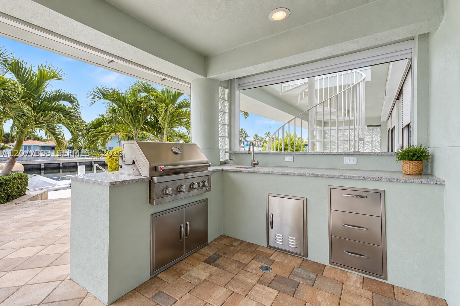 2820 NE 44th St, Lighthouse Point FL 33064