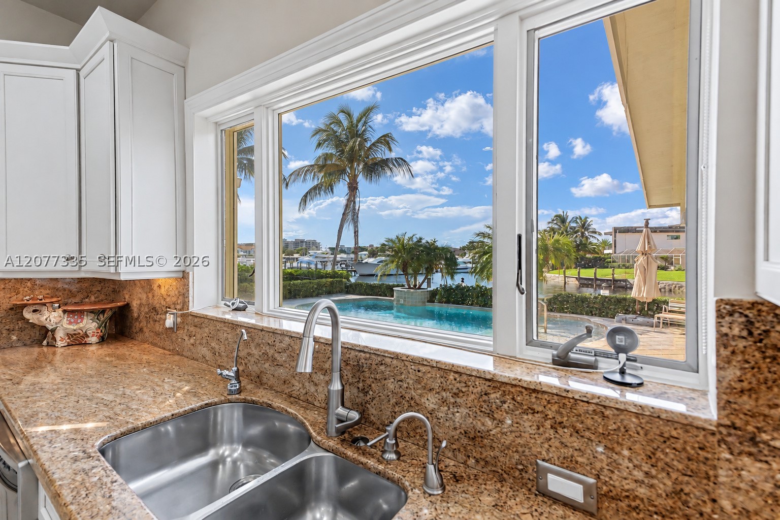 2820 NE 44th St, Lighthouse Point FL 33064
