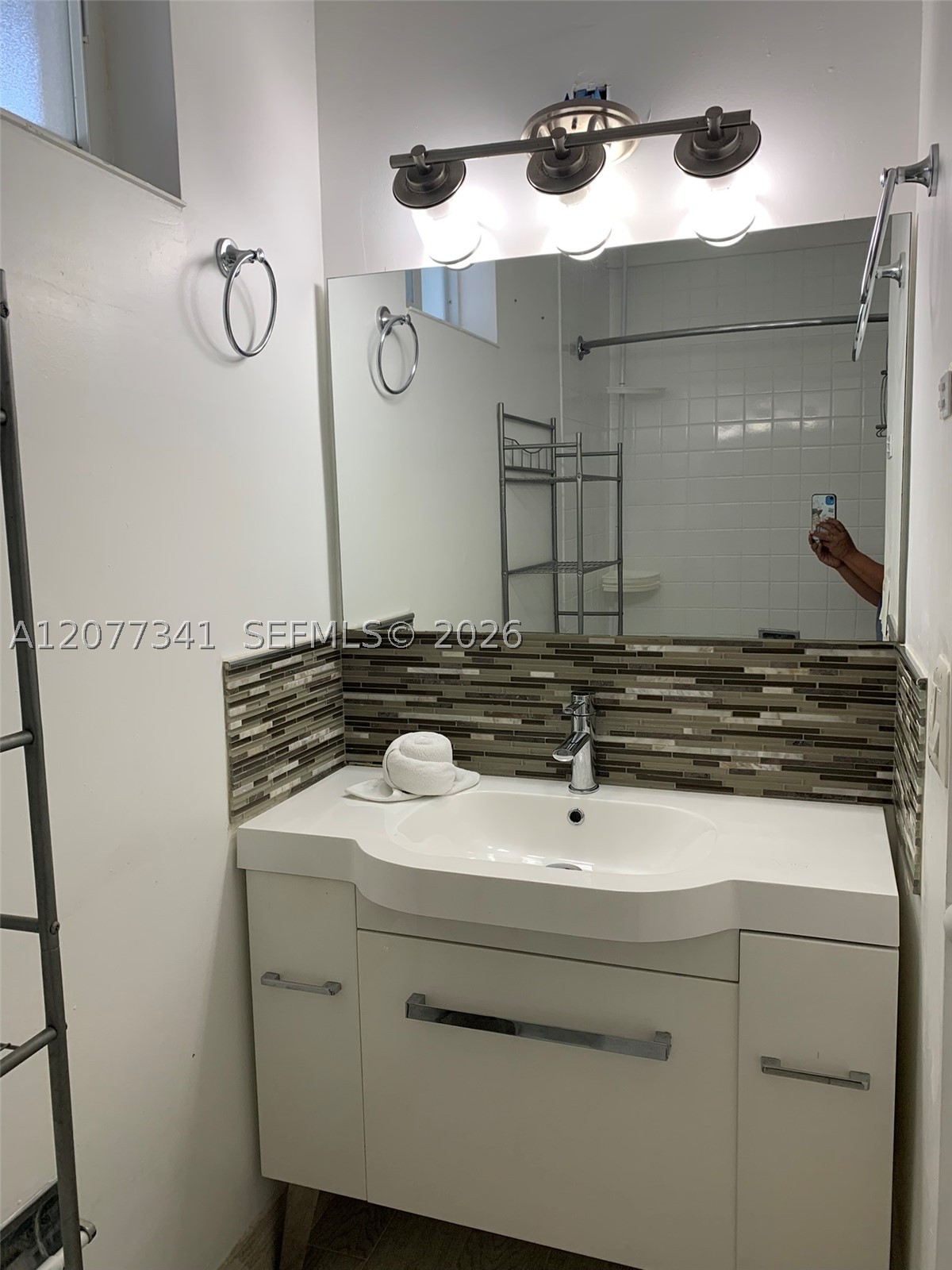 664 Bird Rd #Rear, Coral Gables FL 33146