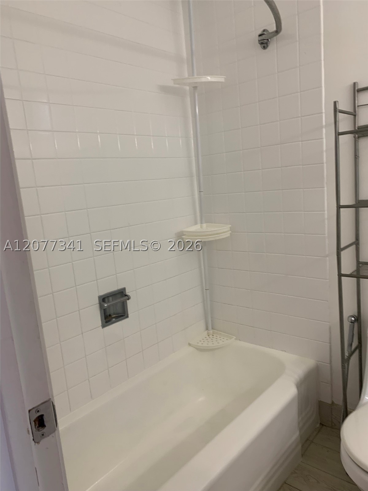664 Bird Rd #Rear, Coral Gables FL 33146