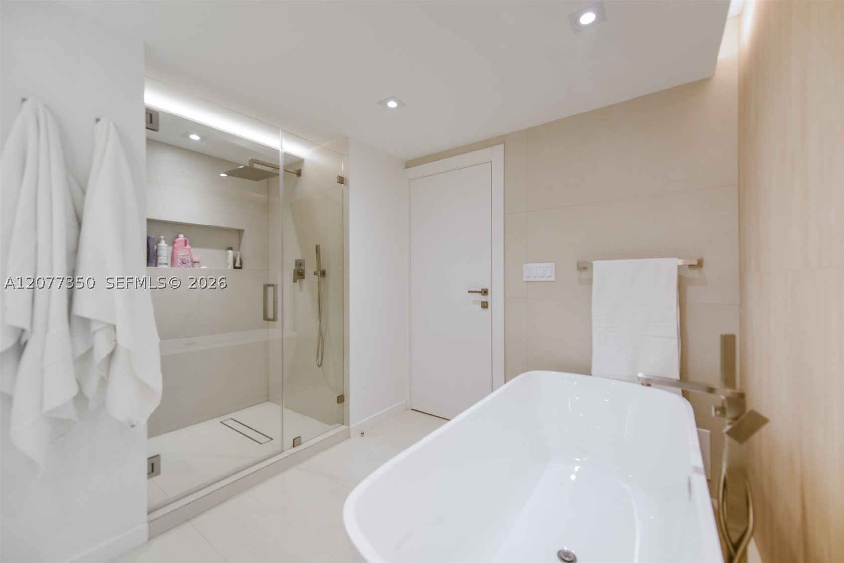 1121 Crandon Blvd #E702, Key Biscayne FL 33149