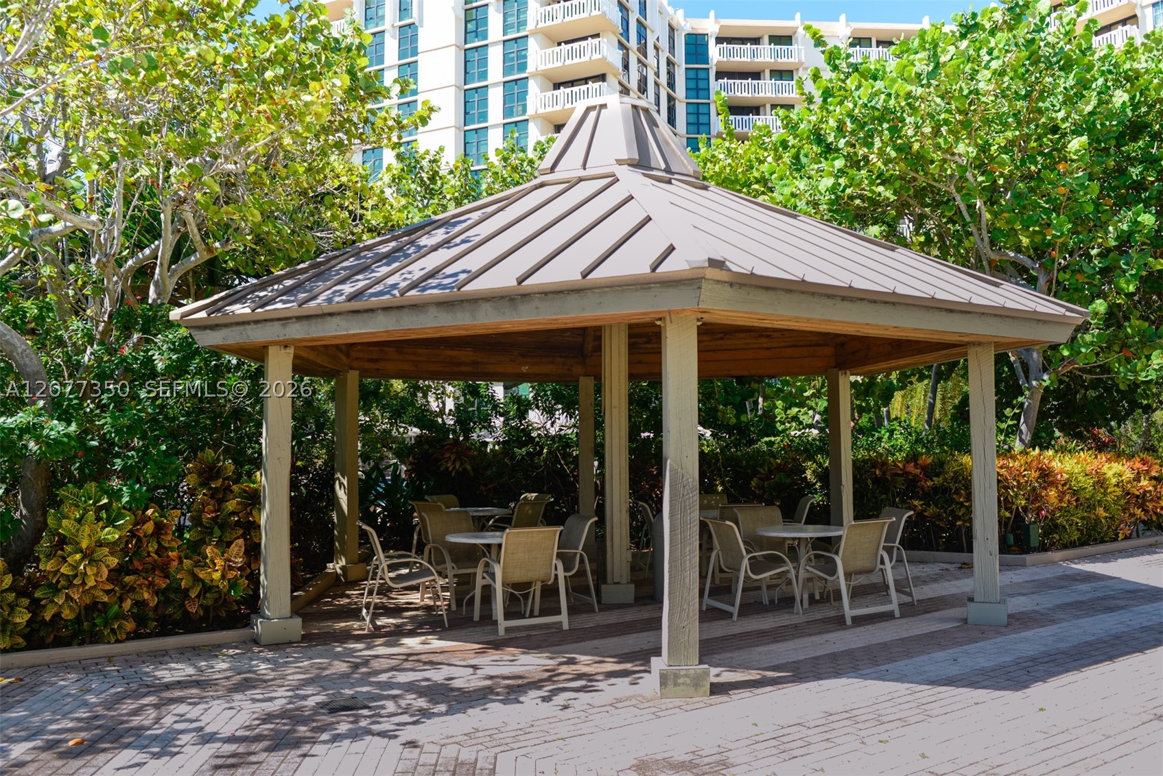 1121 Crandon Blvd #E702, Key Biscayne FL 33149