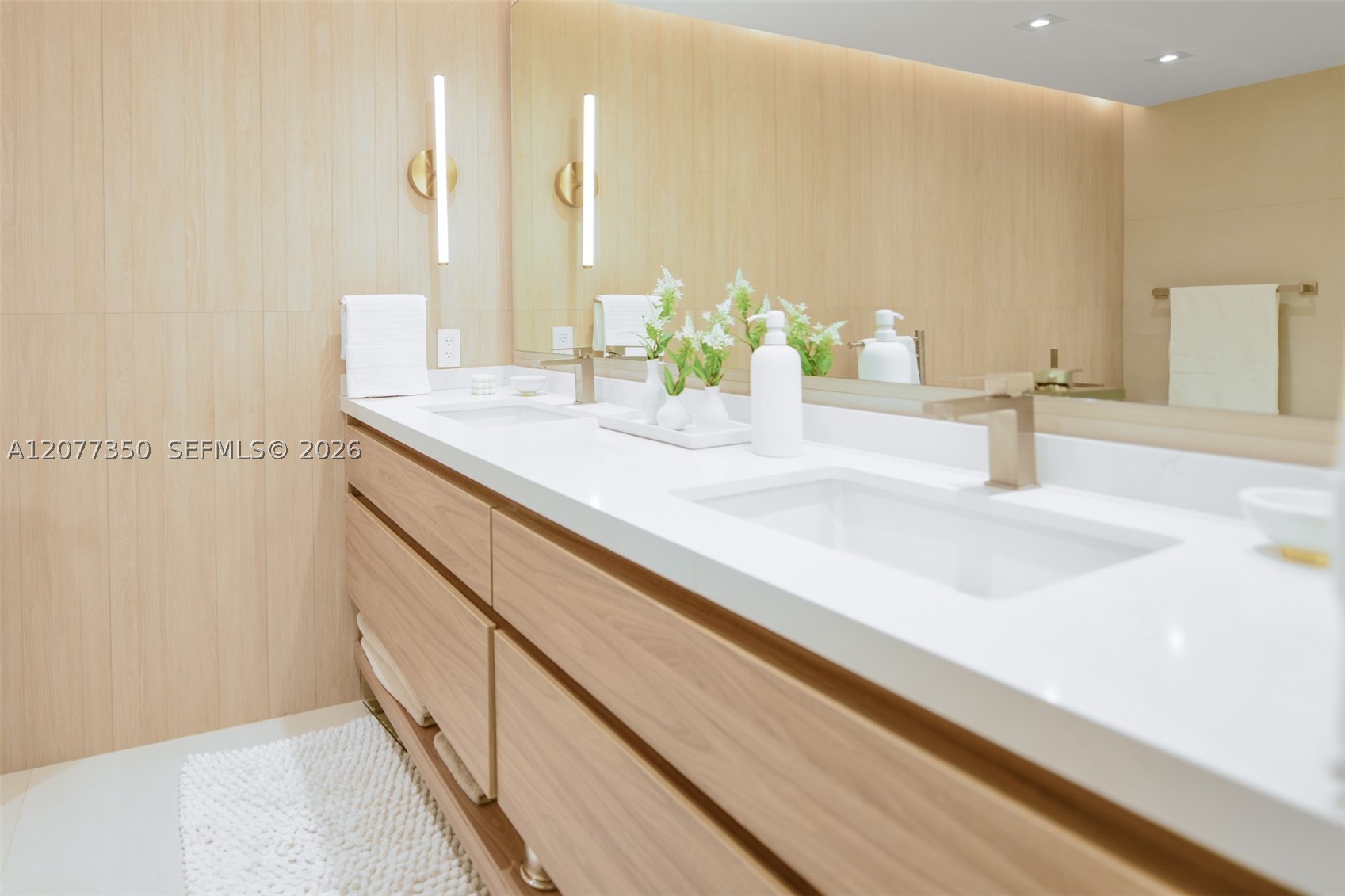 1121 Crandon Blvd #E702, Key Biscayne FL 33149