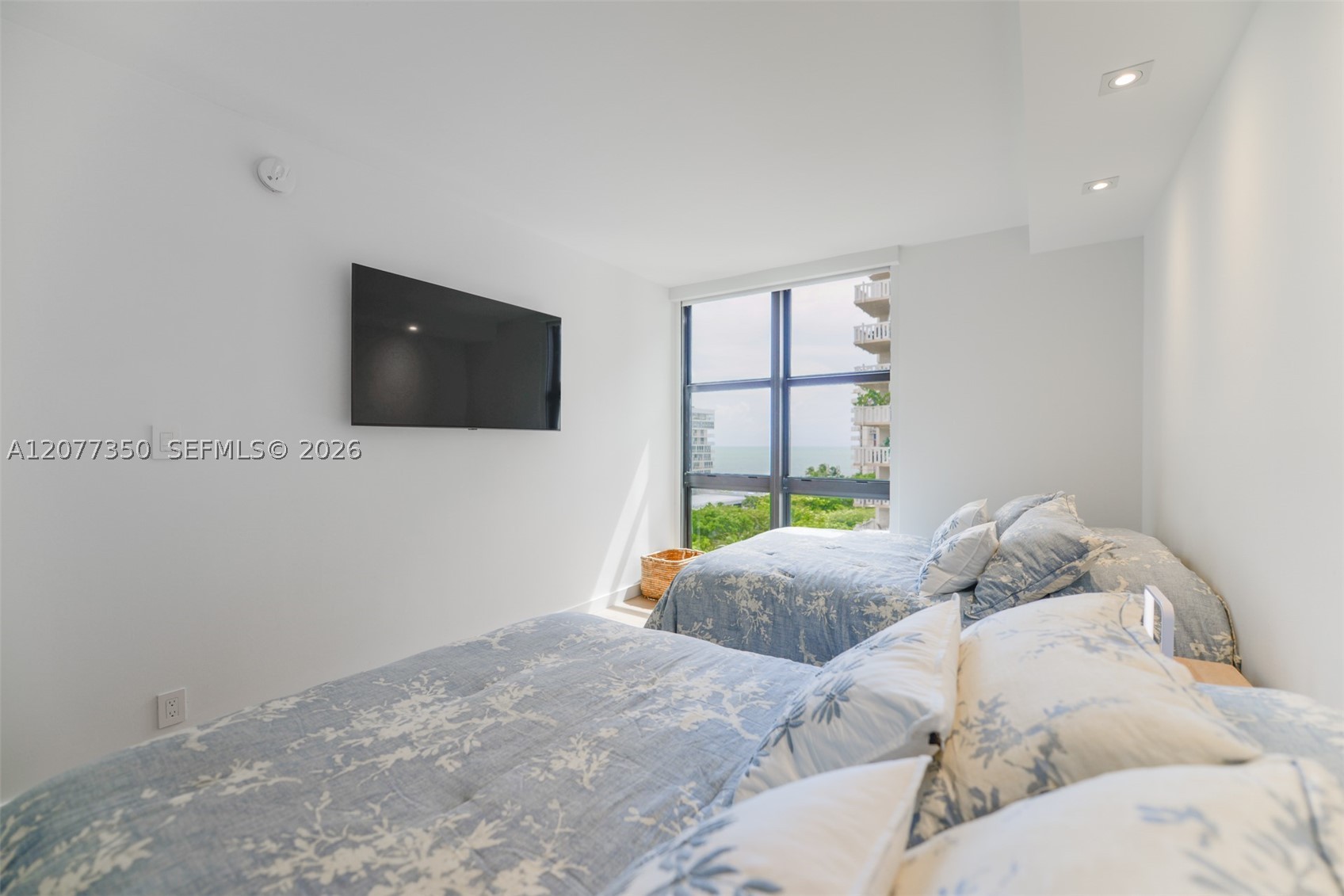 1121 Crandon Blvd #E702, Key Biscayne FL 33149