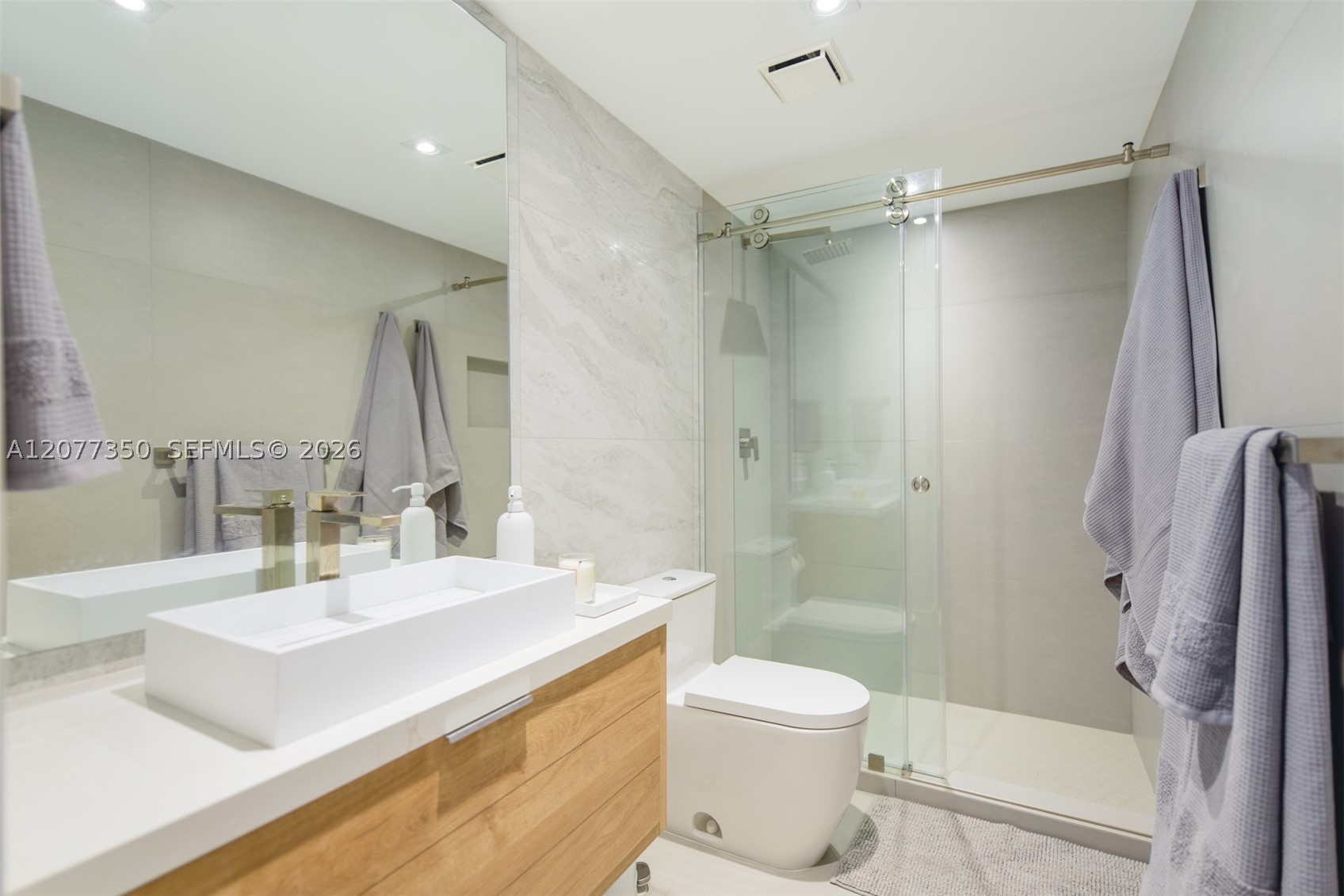 1121 Crandon Blvd #E702, Key Biscayne FL 33149